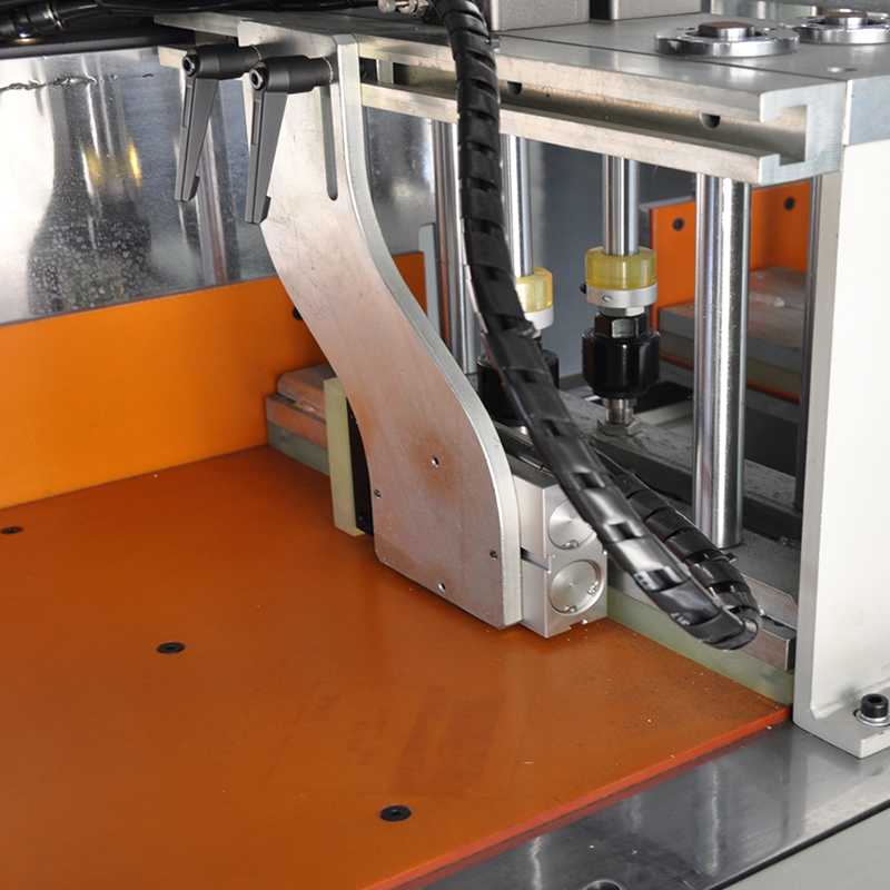 RIYIJ-Q500全自動高效切鋁機