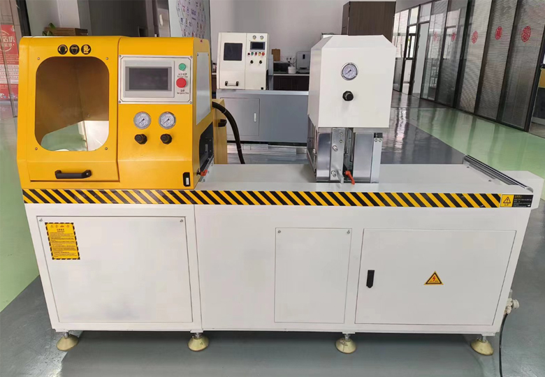 老客戶強(qiáng)烈推薦——日意嘉全自動切鋁機(jī)