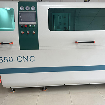 選來選去還是日意嘉分離式拉尾料全自動切鋁機(jī)入了南通闕總的眼