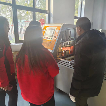 蘇州鄒總采購日意嘉銅材切割機(jī)后推薦朋友再采購一臺！