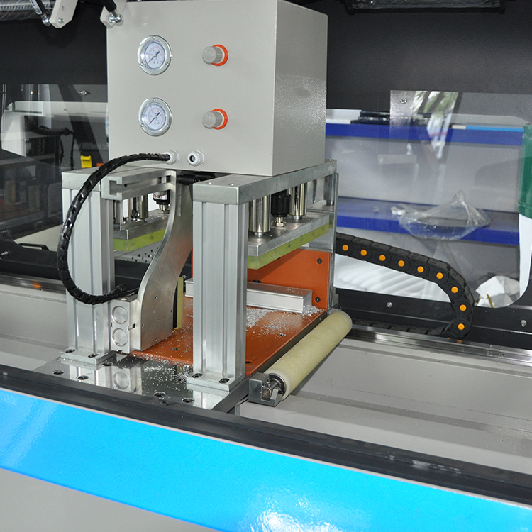 高精度全自動切鋁機細節圖