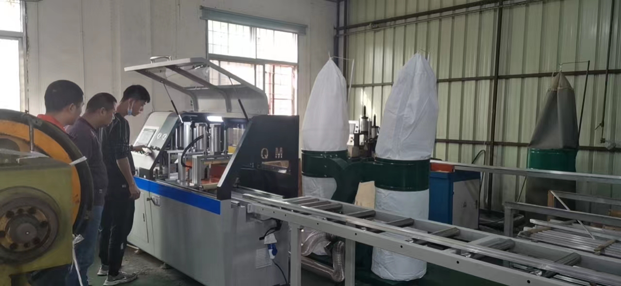 鋁合金切割機(jī) 鋁合金切割機(jī)