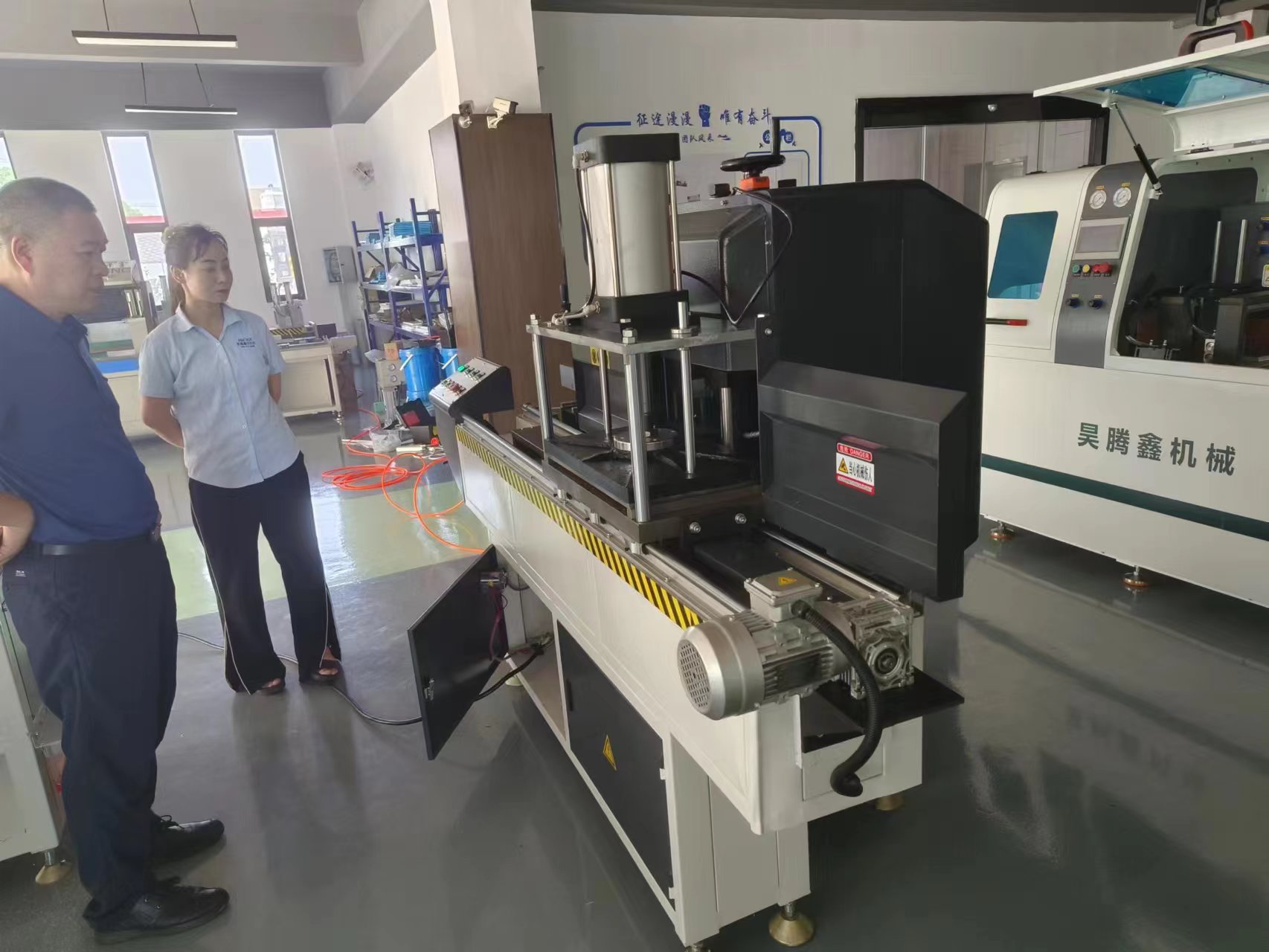 日意嘉切鋁機 日意嘉切鋁機