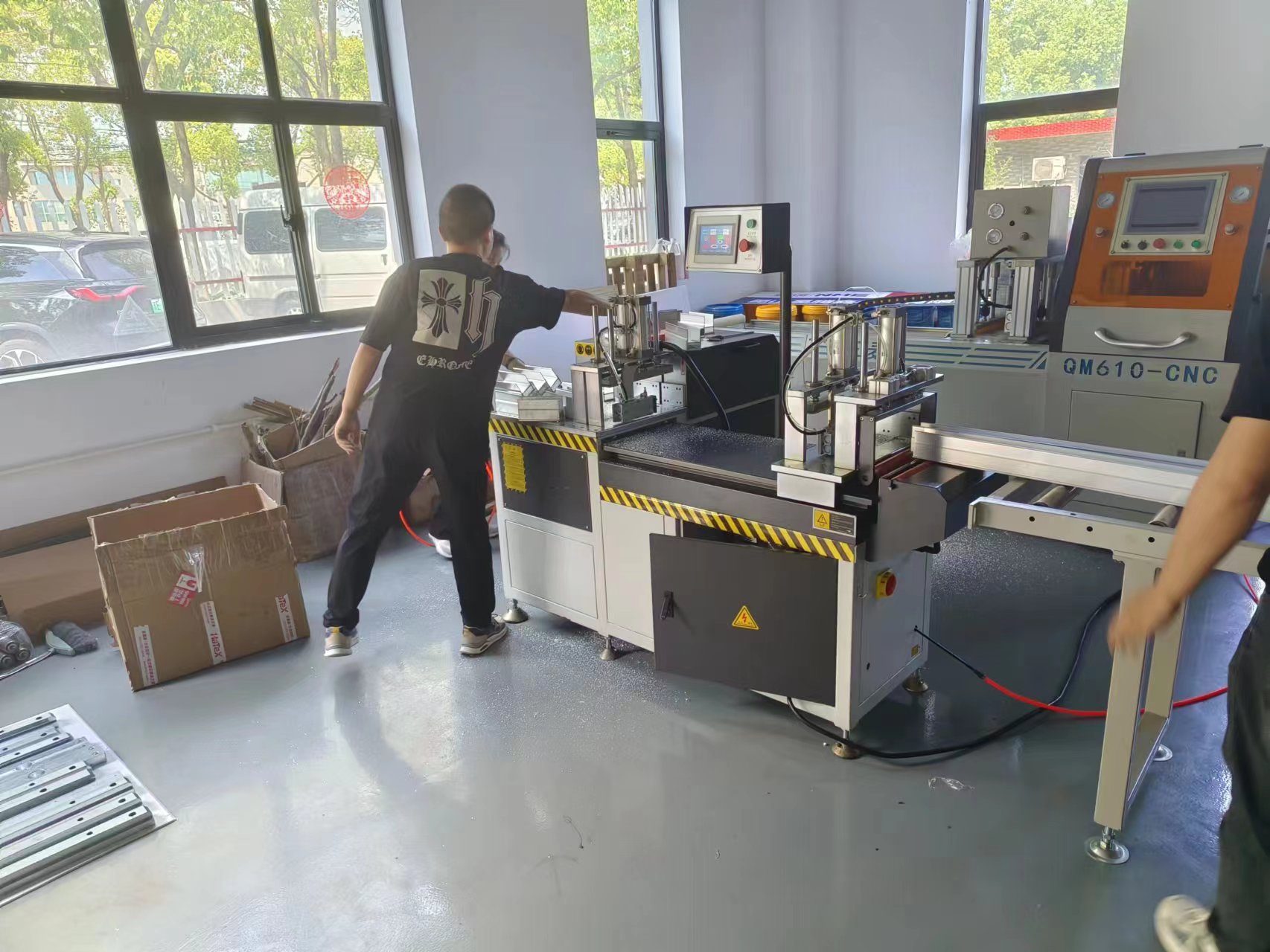 精密鋁材切割機 精密鋁材切割機