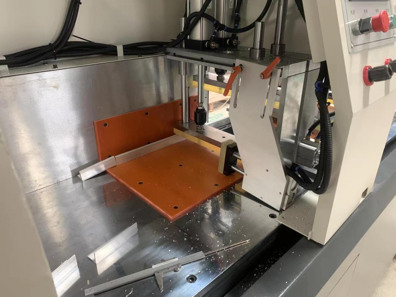 鋁合金切割機(jī) 鋁合金切割機(jī)