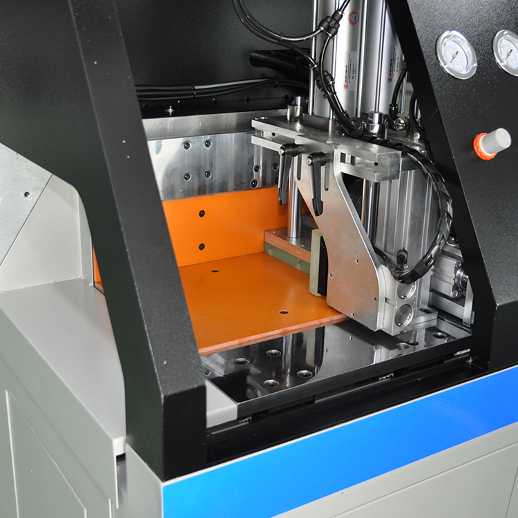 550無尾料分離式全自動切鋁機細節圖1 550無尾料分離式全自動切鋁機細節圖1