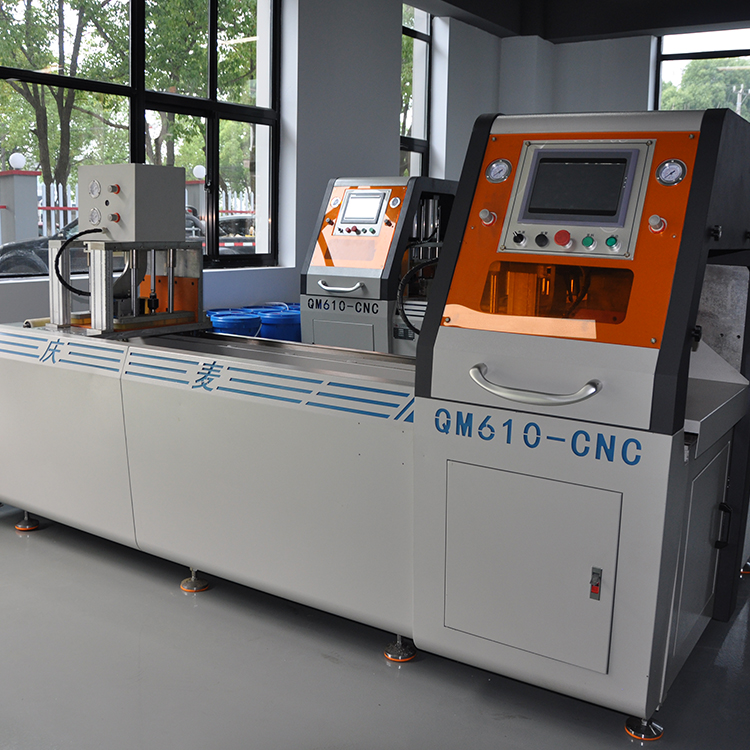 610無尾料分離式全自動(dòng)切鋁機(jī)主圖4